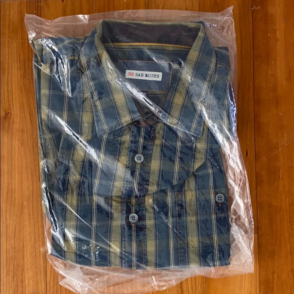 32 Bar Blues Button Down Dress Shirt with pocket
